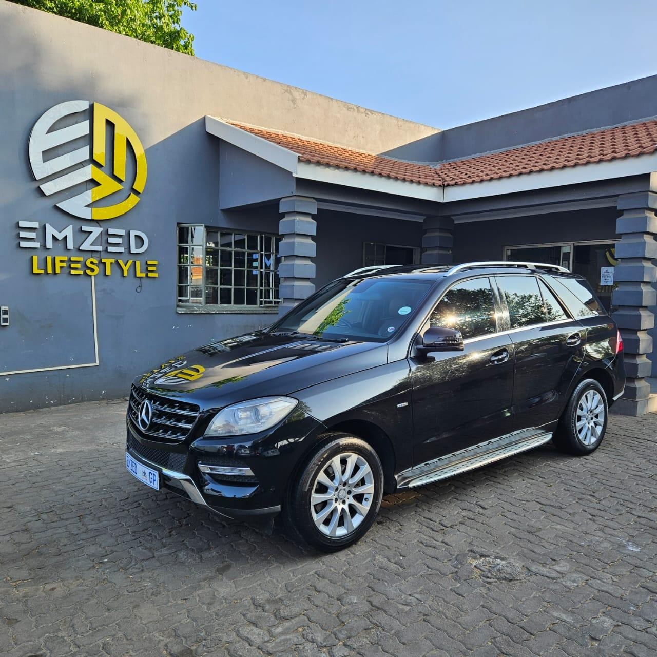 Main Vehicle Image