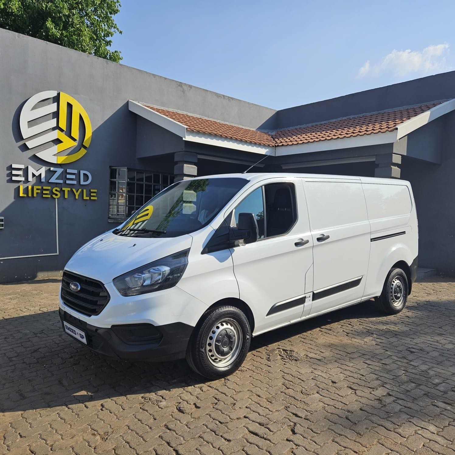 Main Vehicle Image