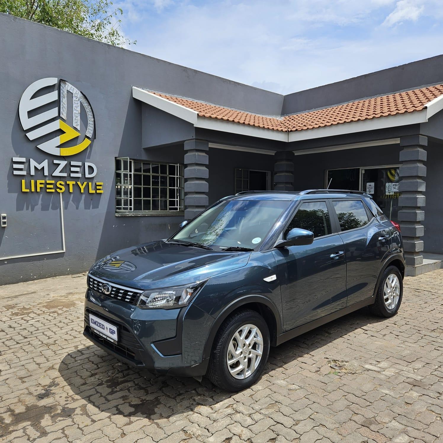 Main Vehicle Image