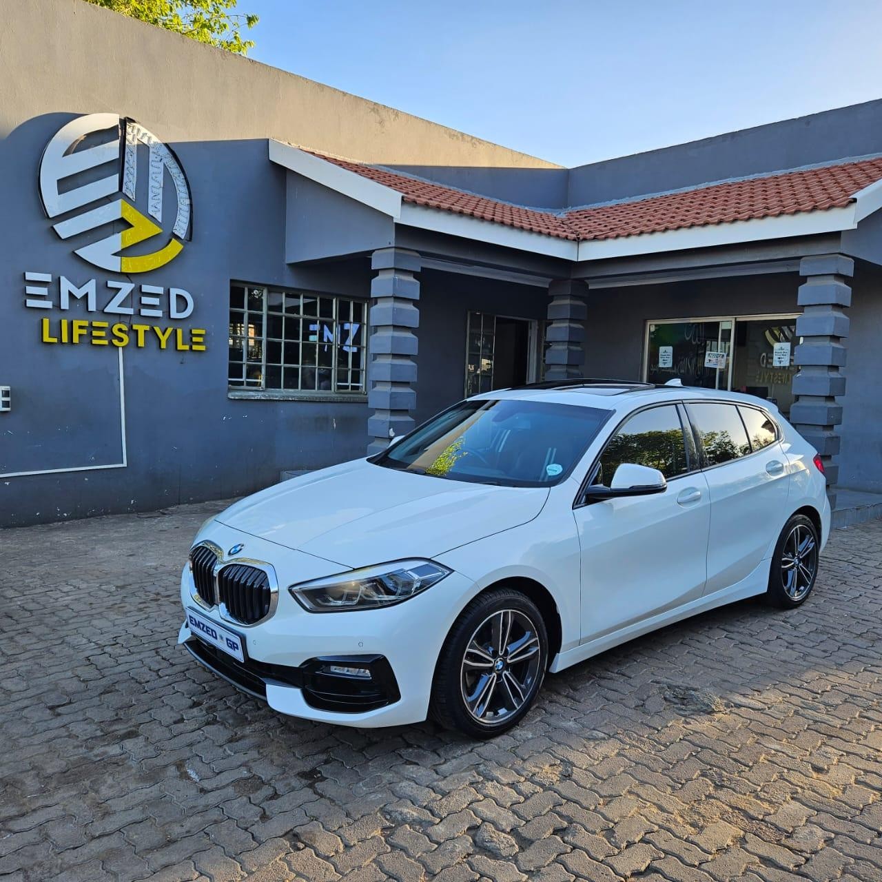 Main Vehicle Image