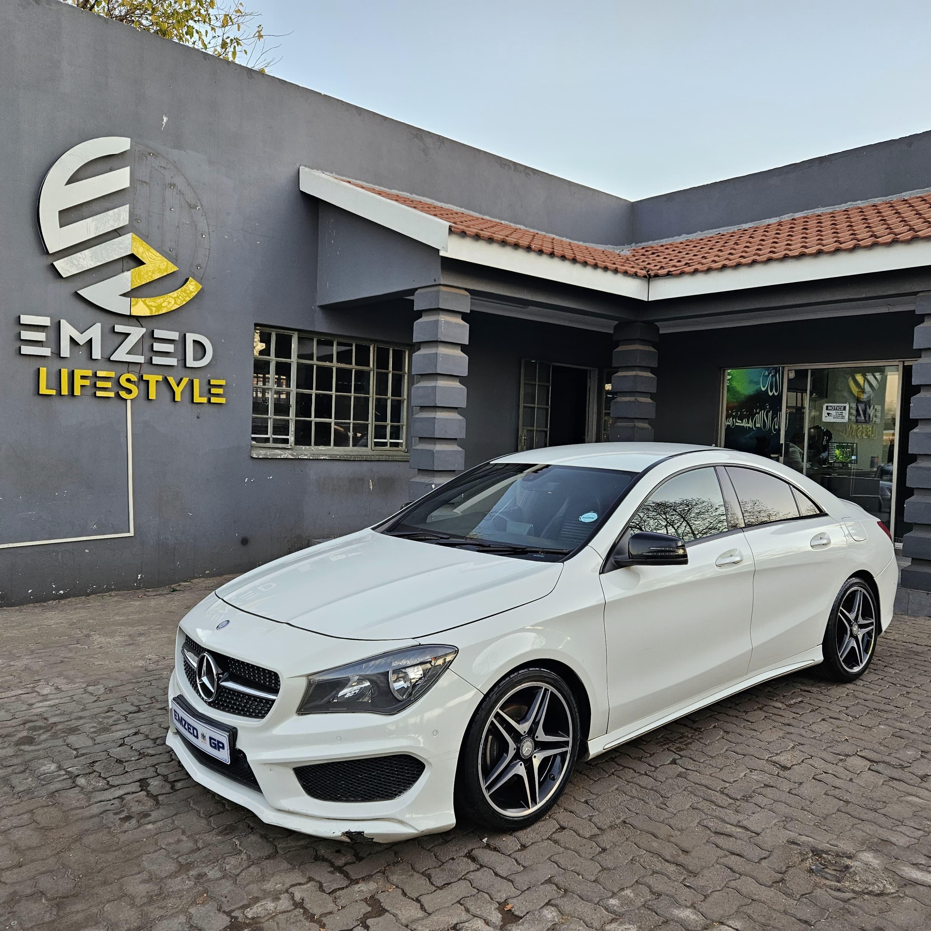 Main Vehicle Image