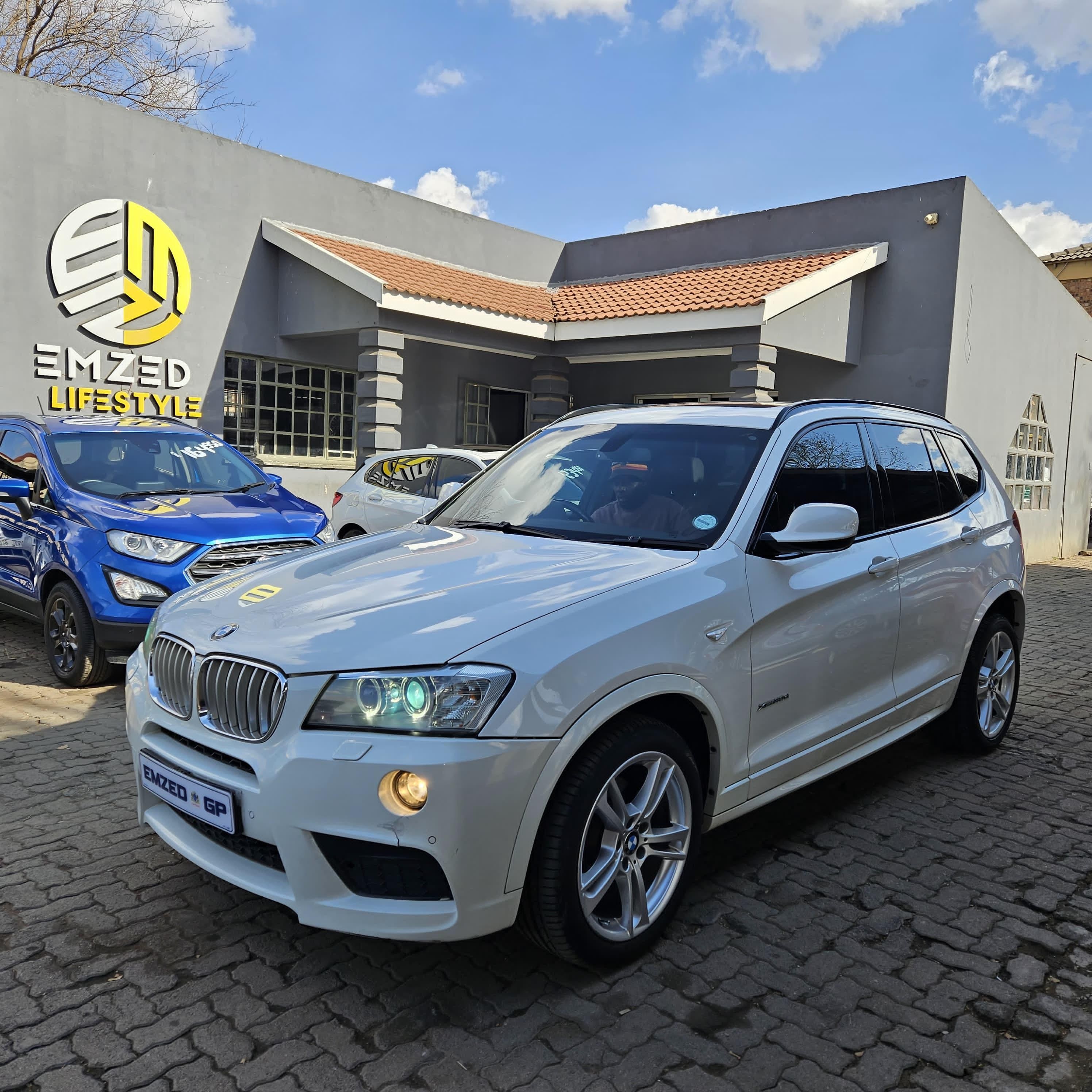 Main Vehicle Image