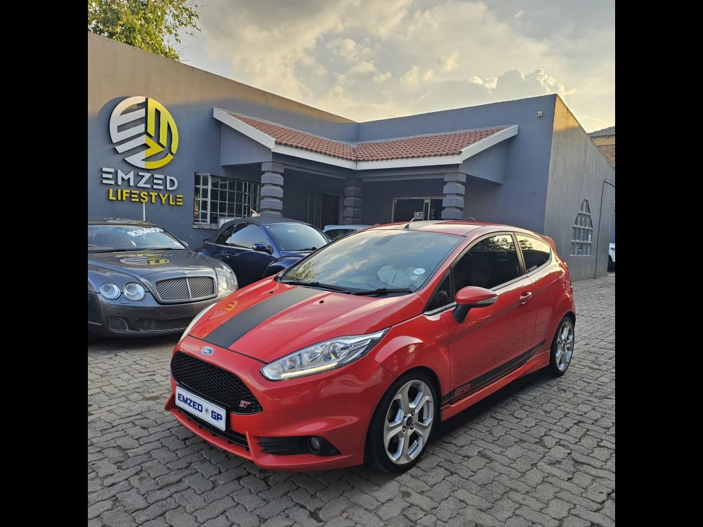 2013 FORD FIESTA 