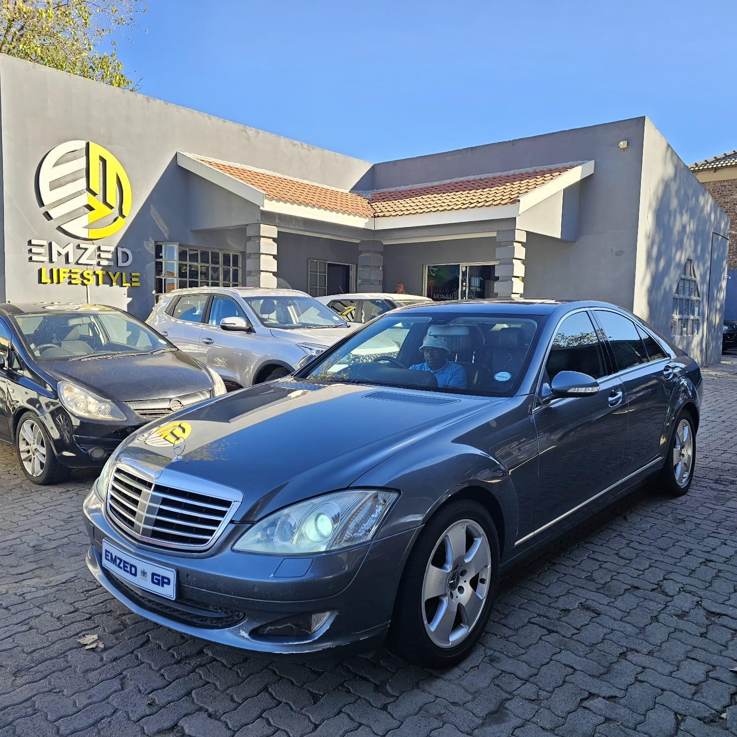 Main Vehicle Image
