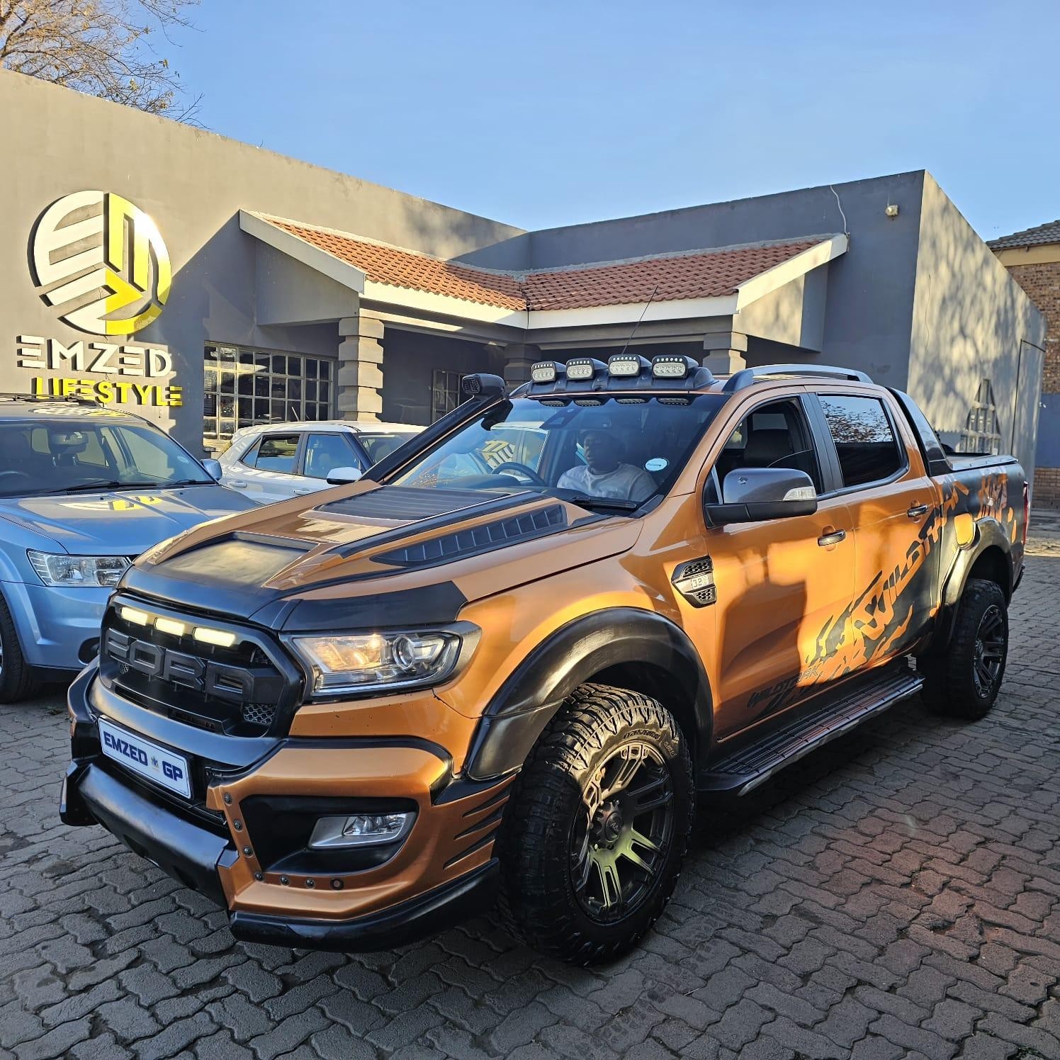 Main Vehicle Image