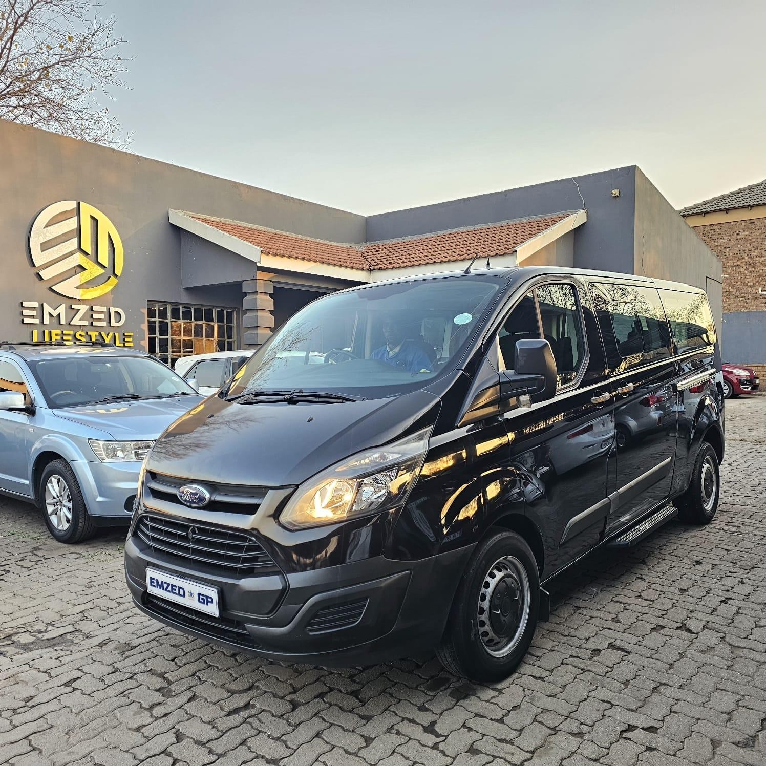 Main Vehicle Image