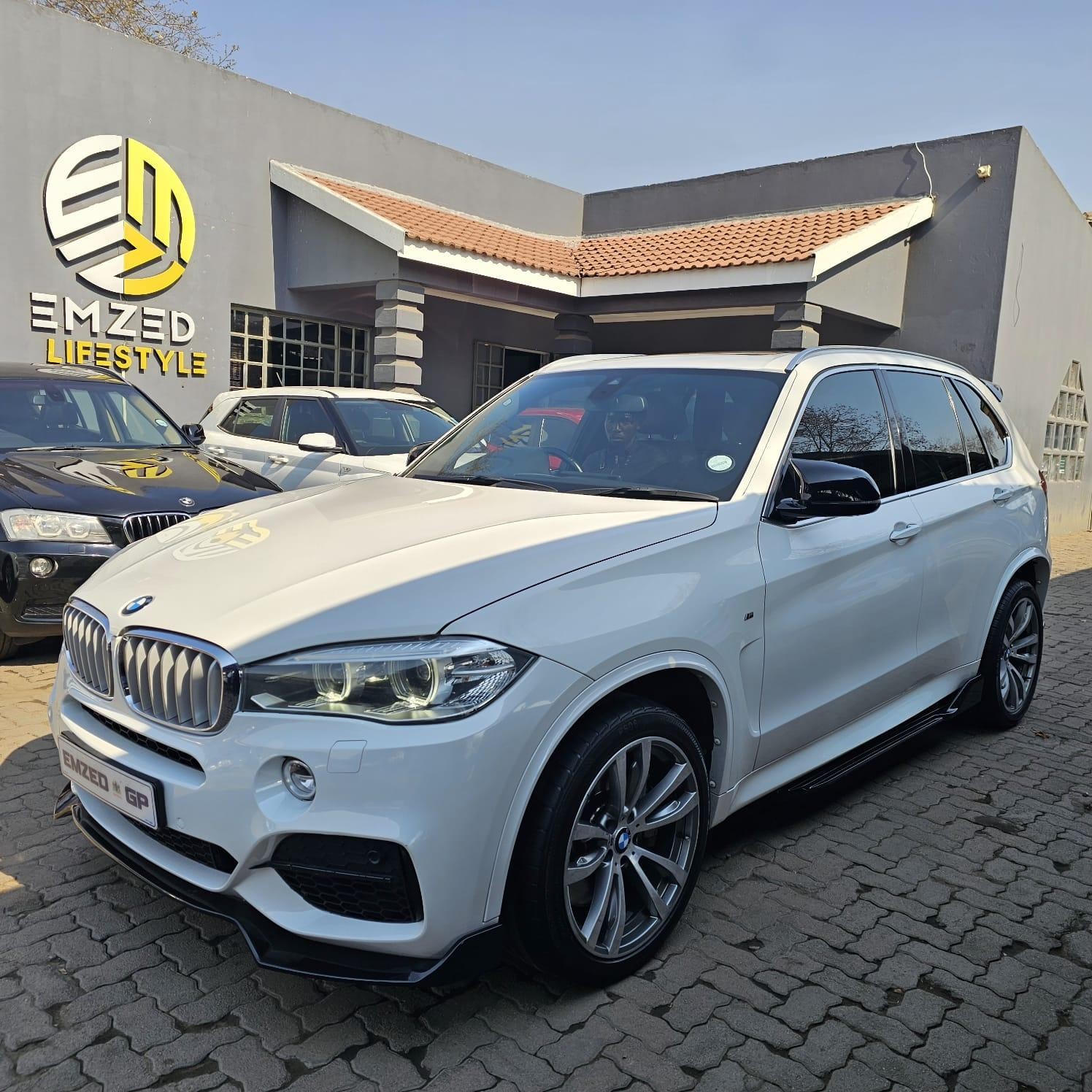 Main Vehicle Image