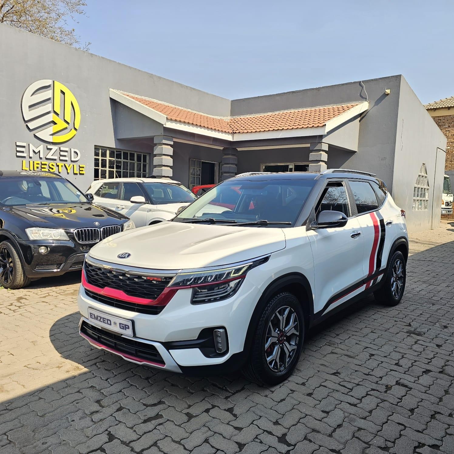 Main Vehicle Image